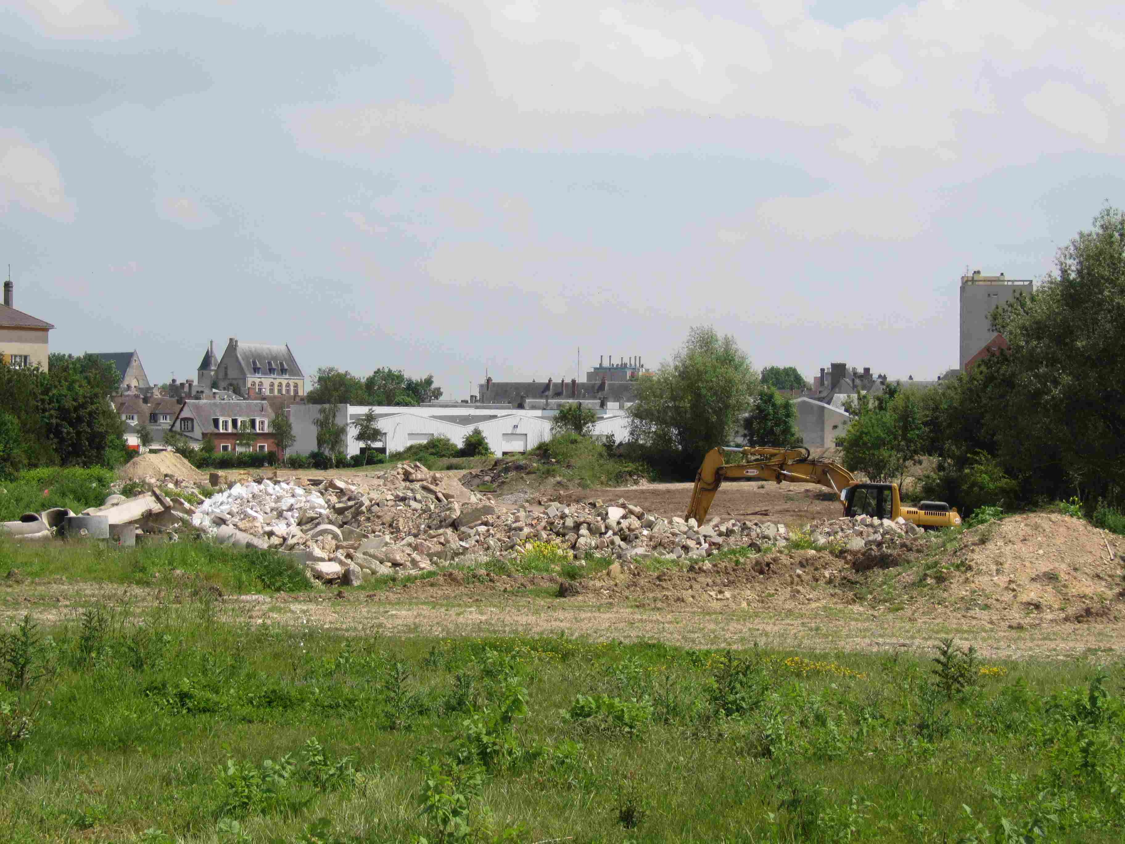 Travaux en cours sur l'ancienne décharge, mai 2012